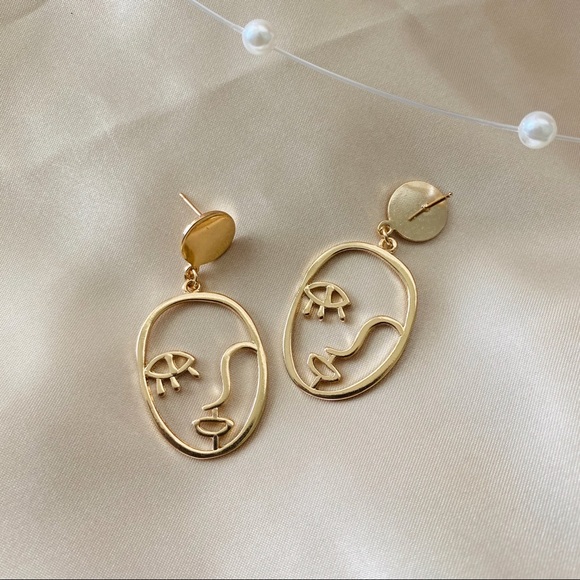 Myth X Dream Jewelry - Face Art Metal Drop Earrings in Gold